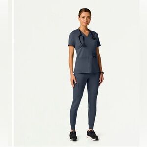 NWOT Jaanuu Scrub Set in Carbon Gray